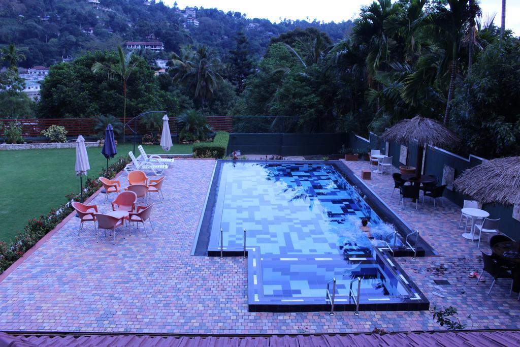 Hotel Kandyan Exterior foto