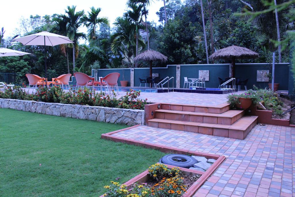 Hotel Kandyan Exterior foto