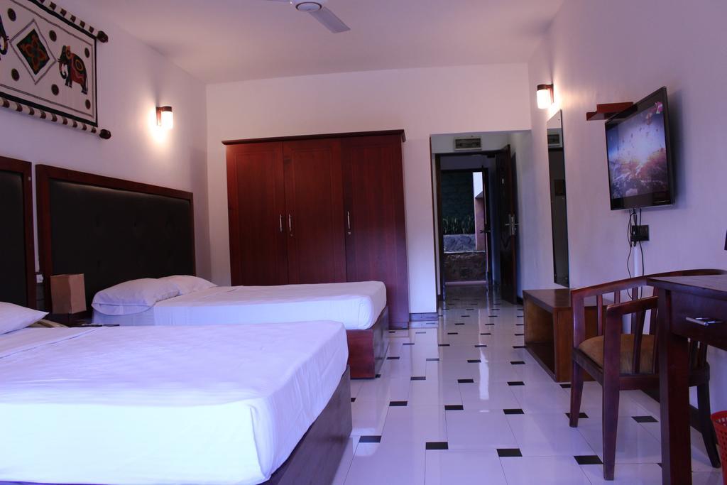 Hotel Kandyan Exterior foto